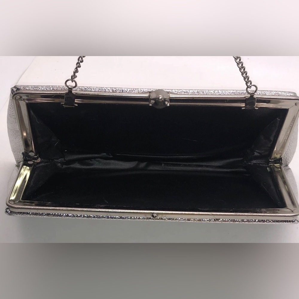 Vintage Shiny Metallic Silver Clutch Purse With Short Chain Strap 1960’s - Picture 7 of 11